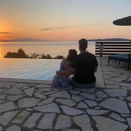 Beachfront Villa Eva * Evgiros